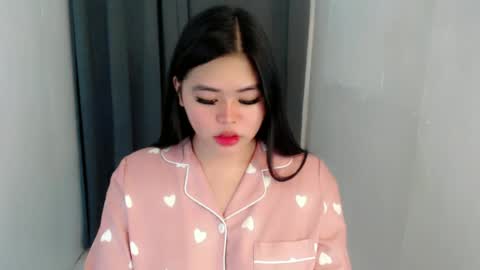 Snapshot of lhara_cumming chatting on 06-15-26, 10:45 LHARA online show from 06-15-26, 10:45