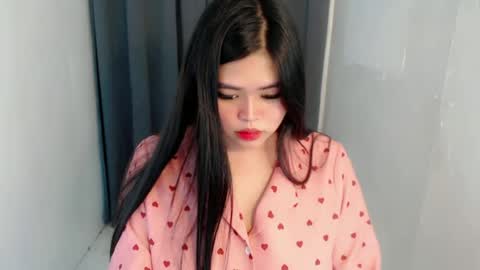 Snapshot of lhara_cumming chatting on 06-16-26, 10:56 LHARA online show from 06-16-26, 10:56