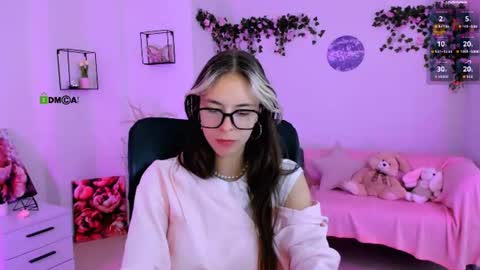 lia_dream_ online show from 07-20-26, 10:39