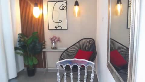 Snapshot of lia_mar_ chatting on 04-21-26, 06:12 LIA online show from 04-21-26, 06:12