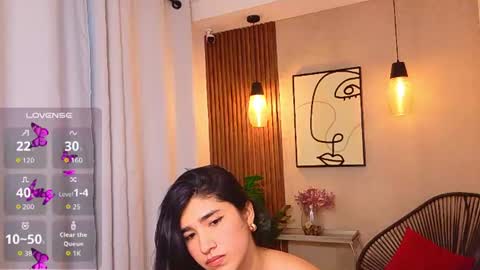 Snapshot of lia_mar_ chatting on 06-14-26, 11:12 LIA online show from 06-14-26, 11:12