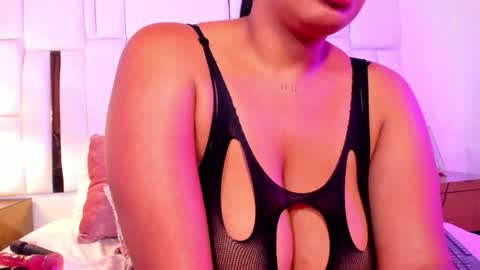 lia_mariana online show from 12-18-24, 06:25