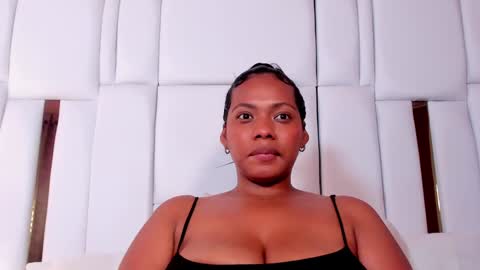 lia_mariana online show from 01-16-25, 08:57