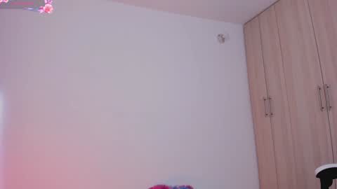 Little Queen Lia  online show from 02-07-25, 11:55