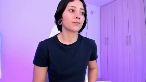 Little Queen Lia  online show from 02-25-25, 11:11