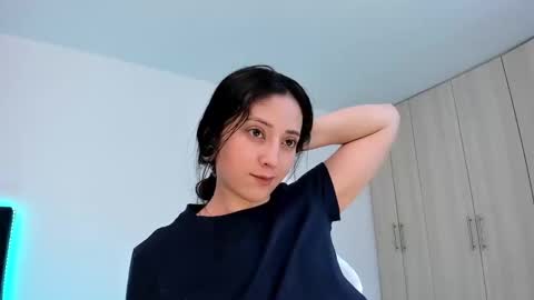 Little Queen Lia  online show from 03-07-25, 10:54