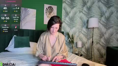lia_reyn online show from 05-06-26, 12:21