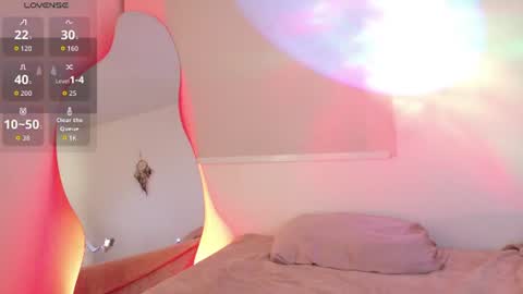 Snapshot of lia_tinez chatting on 06-18-26, 12:22 Lia online show from 06-18-26, 12:22