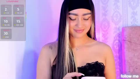 Snapshot of liaa_18 chatting on 04-26-26, 05:05 Liaa online show from 04-26-26, 05:05