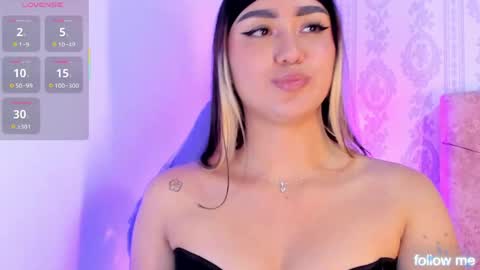 Snapshot of liaa_18 chatting on 05-07-26, 06:19 Liaa online show from 05-07-26, 06:19