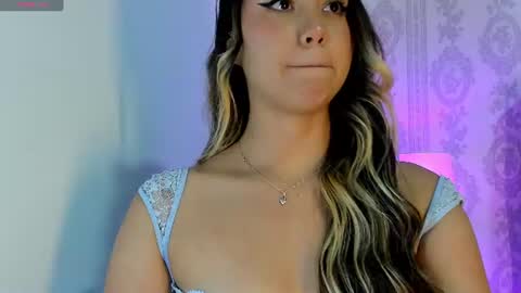 Snapshot of liaa_18 chatting on 06-17-26, 04:59 Liaa online show from 06-17-26, 04:59