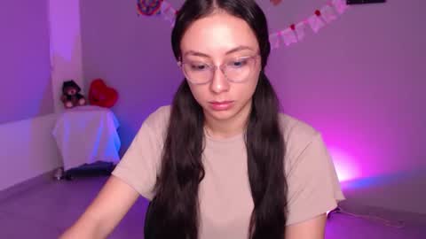   lia  online show from 04-03-26, 02:31