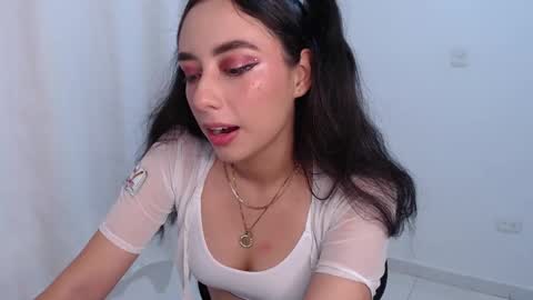   lia  online show from 05-18-26, 03:24
