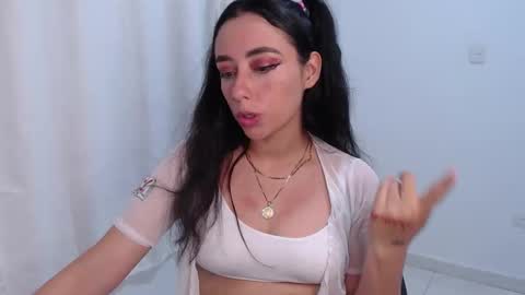   lia  online show from 05-18-26, 04:07