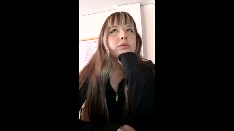 Snapshot of liaa_key chatting on 05-06-26, 10:04 Karol online show from 05-06-26, 10:04