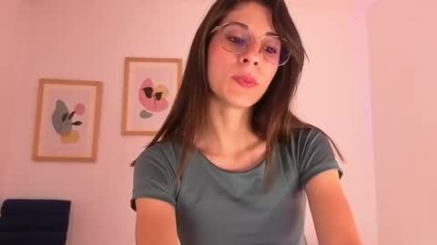 Lia  online show from 01-10-26, 12:07