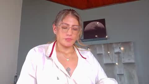 Snapshot of liaamoretti__ chatting on 07-07-26, 07:23 L I A online show from 07-07-26, 07:23