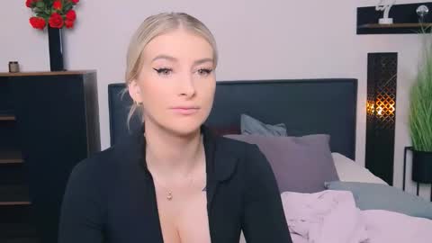 Lia online show from 02-23-26, 01:30