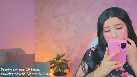 Snapshot of liacox chatting on 06-25-26, 08:13 Lia Cox online show from 06-25-26, 08:13
