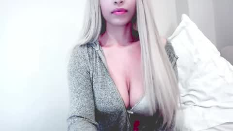 Lia Divina online show from 04-19-26, 07:51