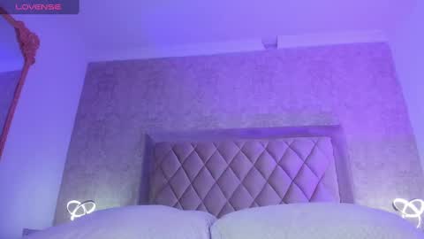 Snapshot of liaflowers chatting on 12-30-24, 10:23 Lia online show from 12-30-24, 10:23