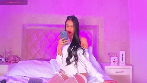 Snapshot of liaflowers chatting on 02-13-25, 05:16 Lia online show from 02-13-25, 05:16