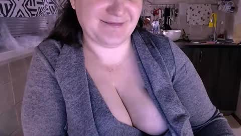 miss Lia  colection for travel online show from 10-22-25, 03:40