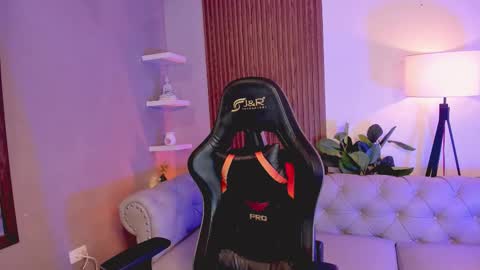 Liam Collins online show from 12-22-25, 12:02