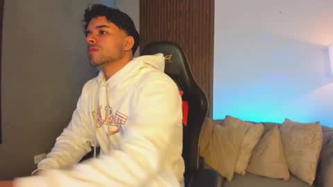 Liam Collins online show from 02-25-26, 12:04