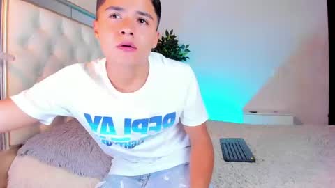 Snapshot of liam_dustin chatting on 06-15-26, 08:22 Liam online show from 06-15-26, 08:22