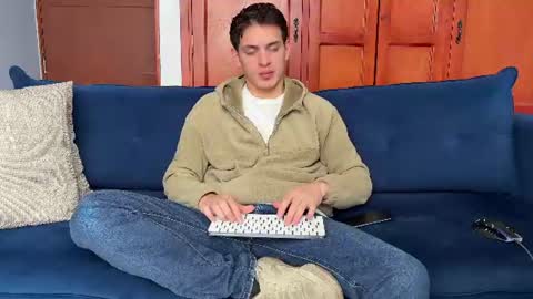 Snapshot of liam_enzho chatting on 06-23-26, 01:42 Liam online show from 06-23-26, 01:42