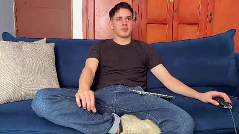 Snapshot of liam_enzho chatting on 06-30-26, 03:35 Liam online show from 06-30-26, 03:35