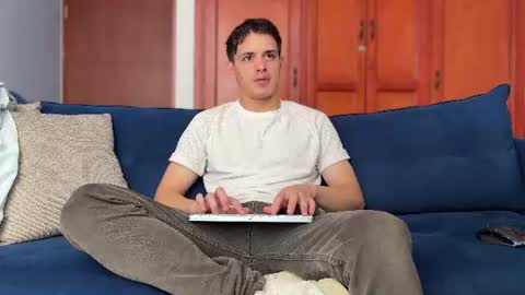 Snapshot of liam_enzho chatting on 07-23-26, 03:32 Liam online show from 07-23-26, 03:32