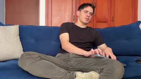 Snapshot of liam_enzho chatting on 07-25-26, 04:26 Liam online show from 07-25-26, 04:26