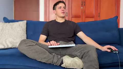 Snapshot of liam_enzho chatting on 08-03-26, 02:44 Liam online show from 08-03-26, 02:44