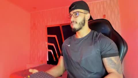 LIAM KLEIN online show from 11-25-25, 11:10