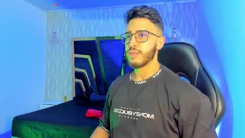 LIAM KLEIN online show from 02-02-26, 11:20