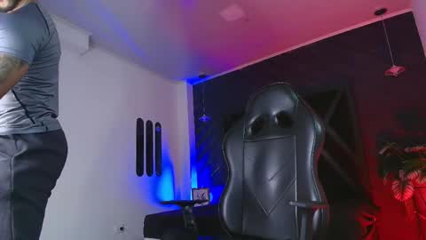 LIAM KLEIN online show from 04-06-26, 11:11