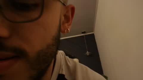 LIAM KLEIN online show from 04-17-26, 11:13