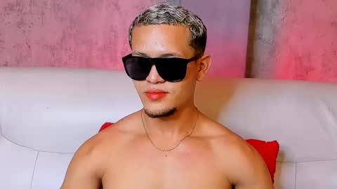 Snapshot of liam_knight chatting on 12-22-25, 02:30 liam_knight online show from 12-22-25, 02:30