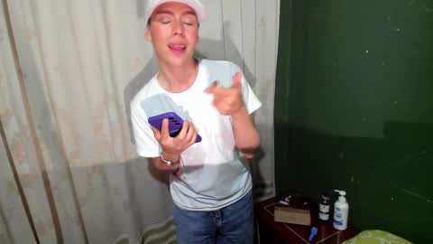 Snapshot of liam_oasiss chatting on 02-08-25, 04:36 liam_oasiss online show from 02-08-25, 04:36