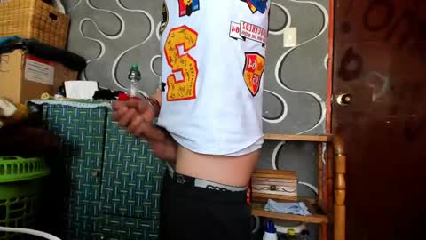 Snapshot of liam_oasiss chatting on 02-08-25, 03:42 liam_oasiss online show from 02-08-25, 03:42