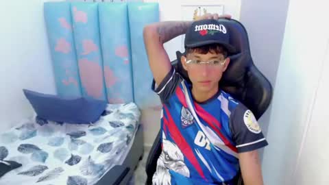 Snapshot of liam_play chatting on 05-10-26, 03:12 LIAM online show from 05-10-26, 03:12