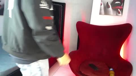 Snapshot of liam_sean chatting on 02-14-26, 12:02 Liam online show from 02-14-26, 12:02