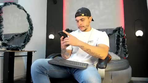 Liam online show from 12-21-25, 07:10