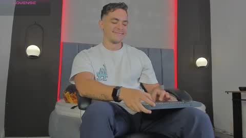 Liam online show from 03-26-26, 01:06