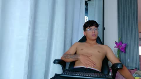 Snapshot of liamandjordan chatting on 11-04-25, 10:31 LiamANDjordan online show from 11-04-25, 10:31