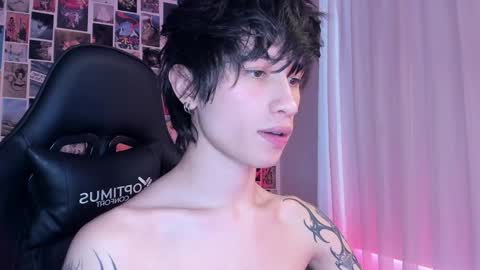 Snapshot of liamelf chatting on 01-26-25, 01:47 Liam online show from 01-26-25, 01:47