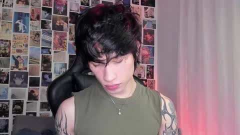 Snapshot of liamelf chatting on 09-20-25, 06:03 Liam online show from 09-20-25, 06:03