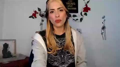 Snapshot of liamiler01_ chatting on 12-20-24, 11:21 Lia Miller online show from 12-20-24, 11:21